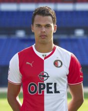 里程碑，海港中场徐新已为中国俱乐部出战200场比赛（中国俱乐部200战达成！海港中场徐新迎来职业里程碑）