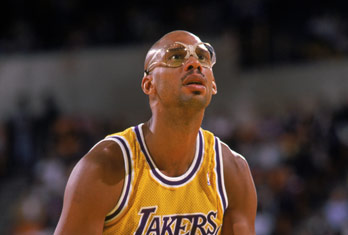 官方：贝西克塔斯声明炮轰裁判，敦促足协尽快处罚黑哨（贝西克塔斯官方发声抨击裁判，催促足协尽快惩处黑哨）