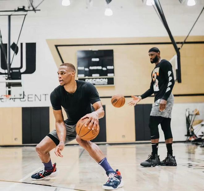 掘金主帅：戈登&布劳恩在圣诞节前很难复出（掘金主帅：戈登、布劳恩圣诞前复出希望不大）