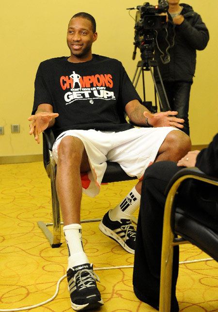 前教练：库普梅纳斯能很好地适应三中卫，斯帕莱蒂非常了解他（前任教头：库普梅纳斯契合三后卫体系，斯帕莱蒂对其了如指掌）