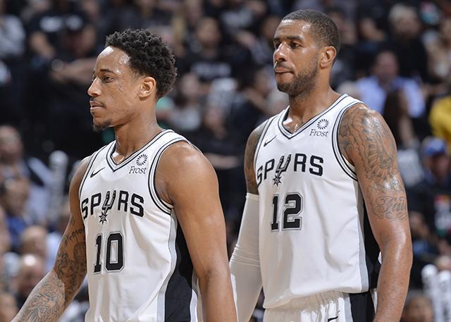 卡洛斯：C罗是所有球员的榜样；相比小罗我更爱去大罗的派对（罗伯托·卡洛斯：C罗堪称球员榜样；比起小罗的，我更愿参加大罗的派对）